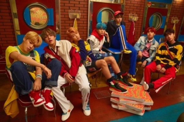 BTS bertahan di posisi 47 tangga musik Billboard