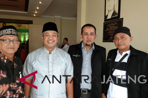 1.027 calhaj diberangkatkan oleh Kospin Jasa Pekalongan