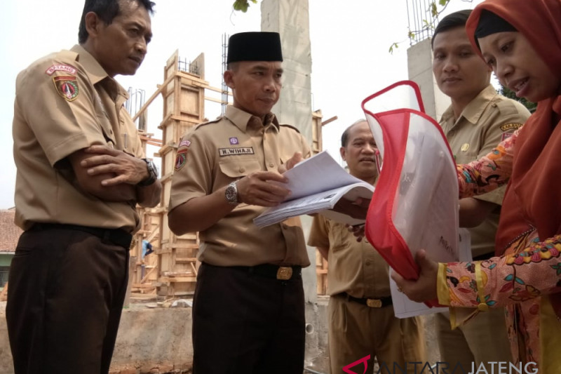 Bupati Batang sidak proyek pembangunan bernilai miliaran rupiah