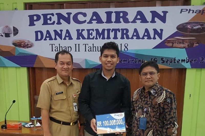 Phapros salurkan dana kemitraan Rp1,2 miliar
