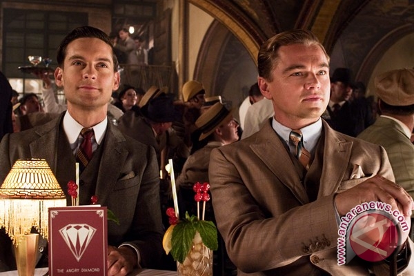 compare and contrast the great gatsby movie and book The great gatsby gatsby compare/ contrast essay many similarities and differences can be found in the great gatsby: both the movie and the novel. compare and contrast the great gatsby movie and book The great gatsby gatsby compare/ contrast essay many similarities and differences can be found in the great gatsby: both the movie and the novel.