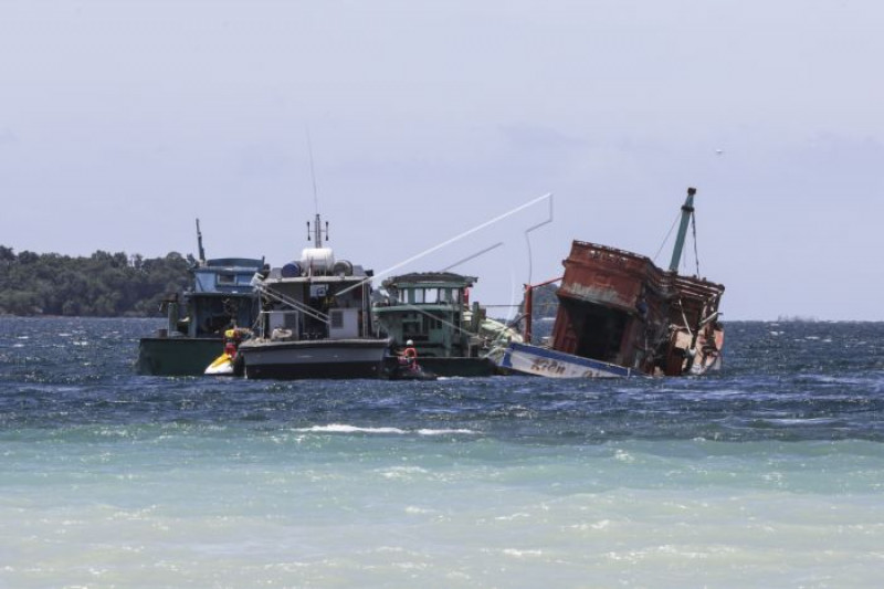 Kapal Nelayan Asing Ditenggelamkan