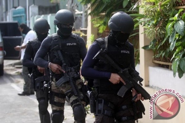 Polisi diserang, Densus ambil alih pengusutannya