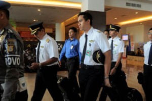 YLKI Makassar : mogok pilot Garuda rugikan konsumen
