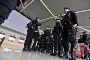 Pengamanan Bandara Hasanuddin ditingkatkan terkait bom Surabaya