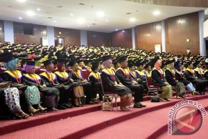 Wisudawan Unhas dibekali keterangan pendamping ijazah