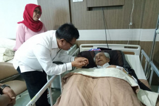 Rektor UNM doakan kesembuhan AGH Sanusi Baco