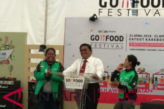 Penjabat Gubernur Sulsel ingatkan gojek murah senyum