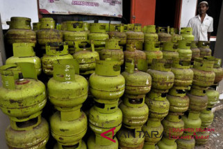 Polisi tindak penjualan gas elpiji langgar HET