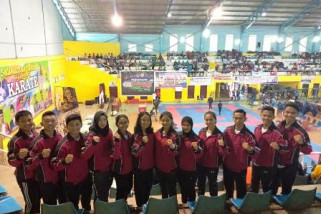 Karateka Sulsel kembali raih dua perak