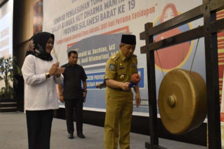 Gubernur ajak orang tua siapkan generasi emas