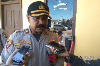 TNI dan Polri amankan pendistribusian logistik Pilkada Mimika