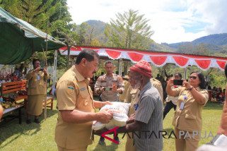 Wabup Jayawijaya kawal distribusi rastra ke dua distrik