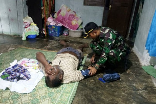 Yonif 725/WRG gelar pelayanan kesehatan dari rumah ke rumah