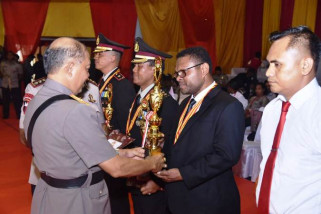 Kapolda Papua berikan penghargaan kepada 20 personel Brimob