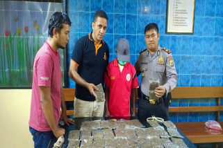 Polisi tangkap TKBM Pelabuhan Jayapura karena bawa satu kilogram ganja
